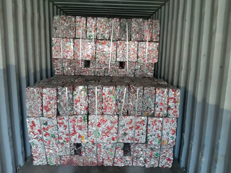 Canettes en aluminium compactées pour recyclage