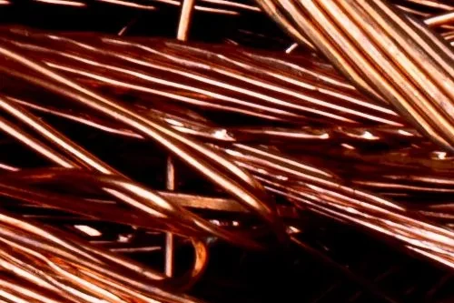 Fils de cuivre dénudés destinés au recyclage